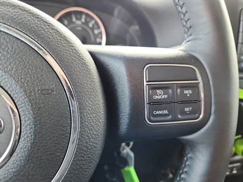 Used 2018 Jeep Wrangler Unlimited Sahara image 19