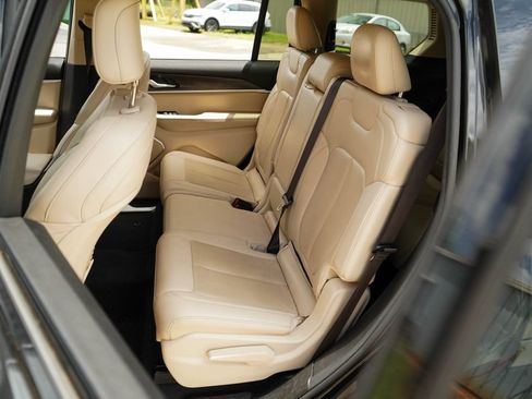 Used 2021 Jeep Grand Cherokee L Limited RWD image 9