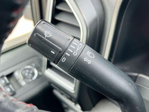 Used 2019 Ford F150 Lariat w/ Equipment Group 502A Luxury AWD/4WD image 25