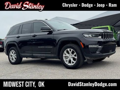 Used 2023 Jeep Grand Cherokee Limited AWD/4WD image 1