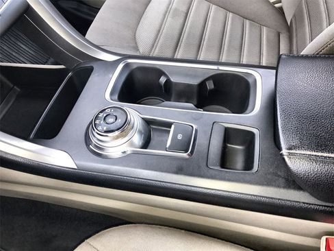 Used 2020 Ford Fusion SE image 20