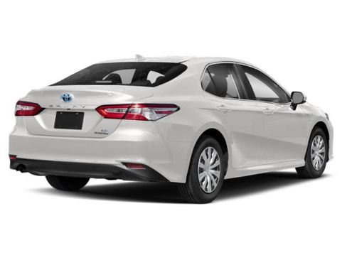 Used 2019 Toyota Camry LE FWD image 2