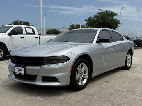 Used 2023 Dodge Charger SXT RWD image 9