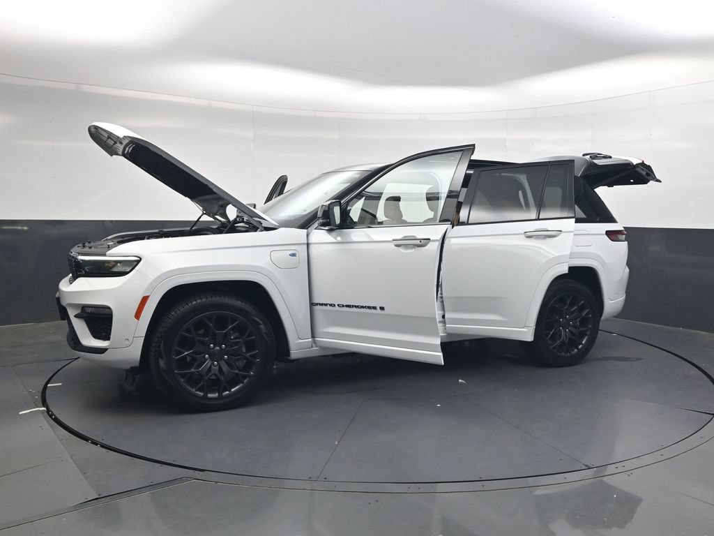 Used 2023 Jeep Grand Cherokee Summit AWD/4WD image 53