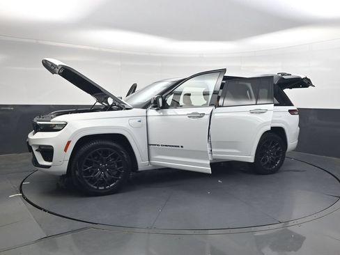 Used 2023 Jeep Grand Cherokee Summit AWD/4WD image 53