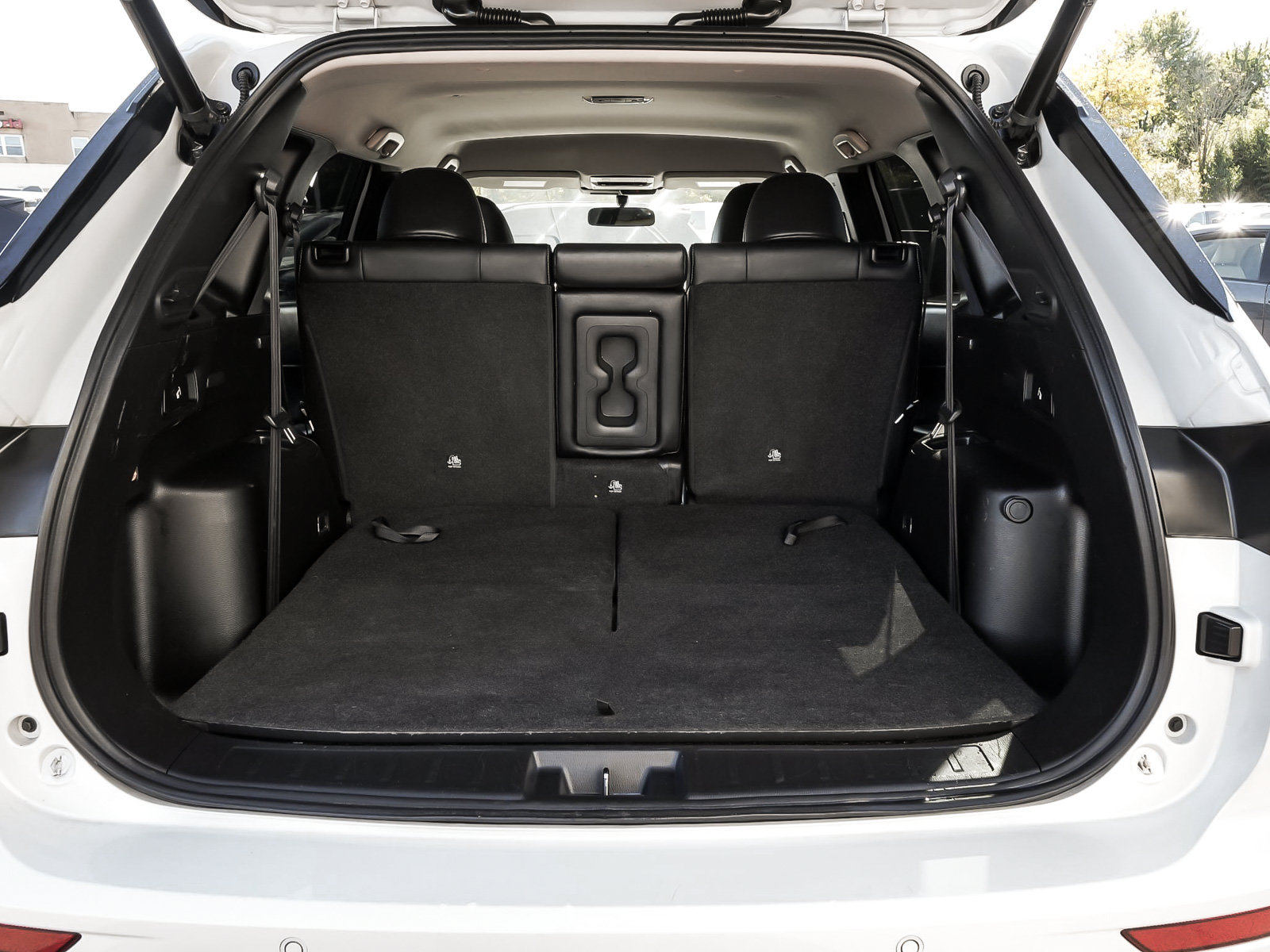 Used 2024 Mitsubishi Outlander SE AWD/4WD image 42