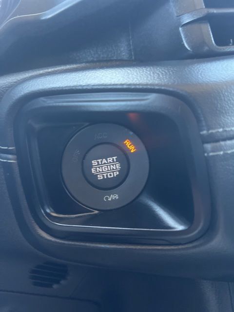Used 2025 Jeep Wrangler Unlimited Sahara AWD/4WD image 19