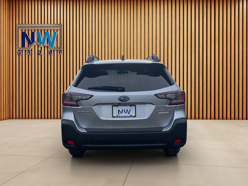 Used 2025 Subaru Outback Premium w/ Popular Package #1A image 25