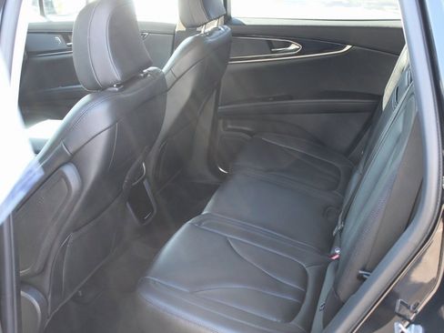 Used 2023 Lincoln Nautilus AWD w/ Premium Package image 18