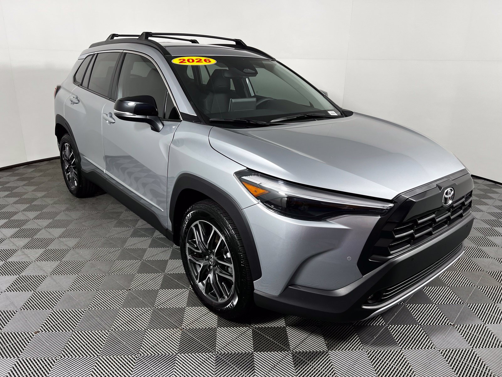 Used 2026 Toyota Corolla Cross XLE FWD image 3