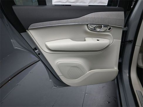 New 2025 Volvo XC90 B5 Plus w/ Protection Package Premier image 21