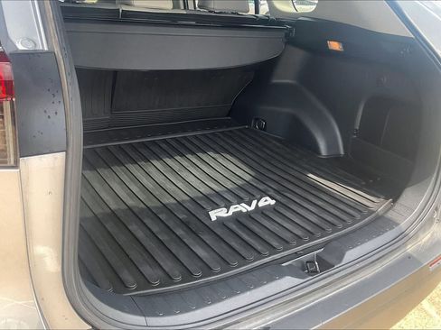 Used 2020 Toyota RAV4 XLE Premium AWD/4WD image 17