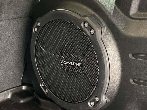 Used 2019 Jeep Wrangler Unlimited Sahara image 9