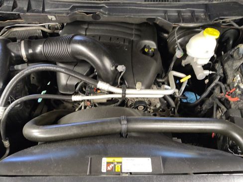 Used 2020 RAM 1500 Classic SLT RWD image 30