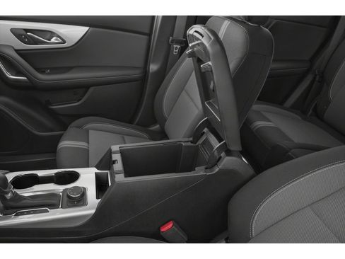 Used 2025 Chevrolet Blazer LT FWD image 9