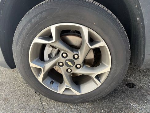 Used 2024 Chevrolet Trax LT FWD image 17