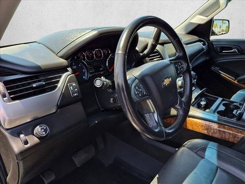 Used 2020 Chevrolet Suburban Premier RWD image 10