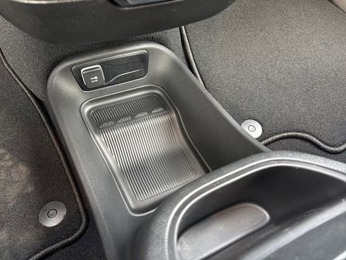 New 2026 Chrysler Voyager LX FWD image 21