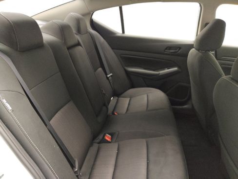 Used 2024 Nissan Altima 2.5 SV image 19