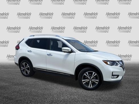 Used 2017 Nissan Rogue SL AWD/4WD image 2