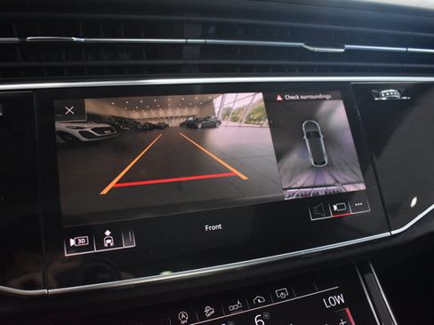 Used 2020 Audi Q8 Premium Plus w/ Premium Plus Package AWD/4WD image 16