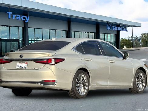 Used 2021 Lexus ES 300h w/ Accessory Package 2 image 6