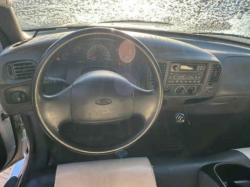Used 2001 Ford F150 2WD Regular Cab image 17