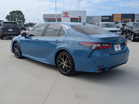 Certified 2023 Toyota Camry SE FWD image 3