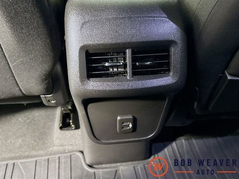Used 2022 GMC Terrain SLE AWD/4WD image 31