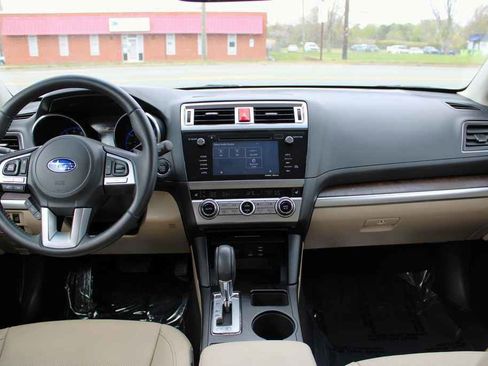 Used 2017 Subaru Outback 2.5i Limited w/ Popular Package #5 image 11