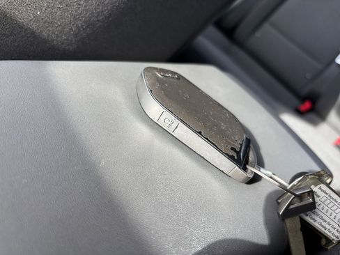 Used 2025 Kia K4 LXS image 23