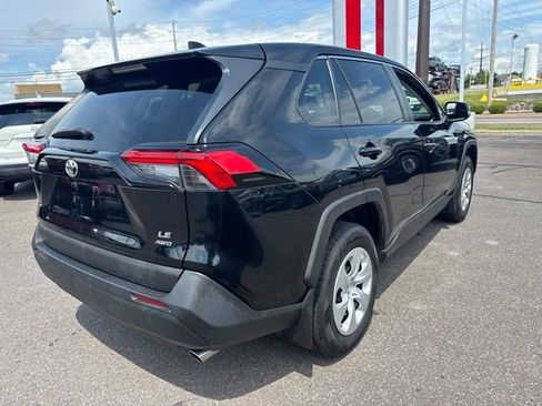 Used 2023 Toyota RAV4 LE AWD/4WD image 5