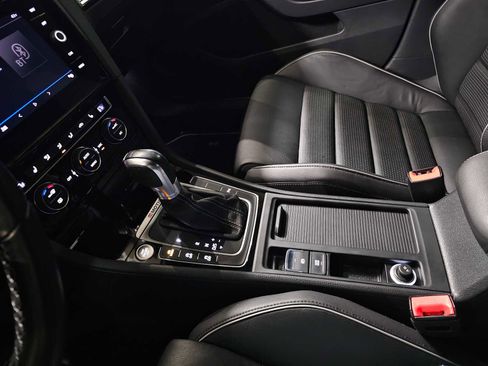 Used 2019 Volkswagen Golf R 4-Door image 27