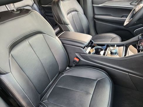 Certified 2023 Jeep Grand Cherokee 4WD 4xe w/ Luxury Tech Group II image 13