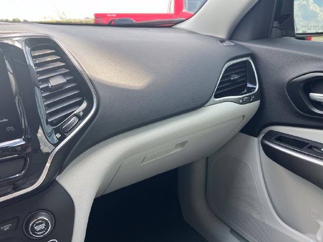 Used 2021 Jeep Cherokee Limited AWD/4WD image 18