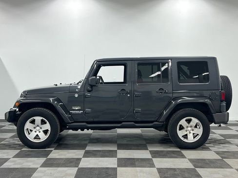 Used 2010 Jeep Wrangler Unlimited Sahara w/ Dual Top Group image 4