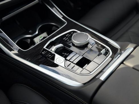 Certified 2026 BMW X7 xDrive40i w/ M Sport Package image 17