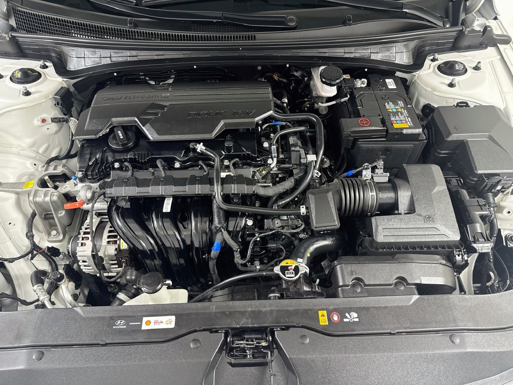 Used 2024 Hyundai Elantra Limited FWD image 31