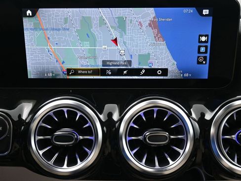 Used 2023 Mercedes-Benz GLA 250 4MATIC image 14