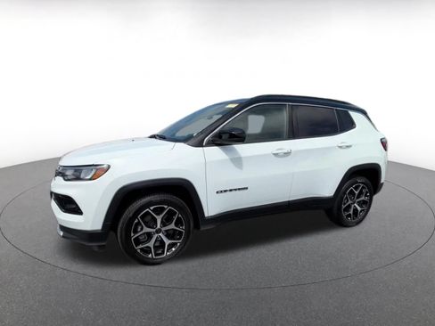 Used 2025 Jeep Compass Limited AWD/4WD image 8