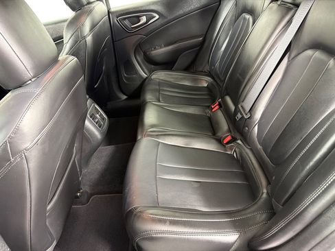 Used 2016 Chrysler 200 Limited FWD image 17