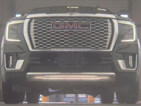 Used 2023 GMC Yukon Denali AWD/4WD image 7