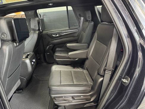 Used 2023 GMC Yukon Denali w/ Denali Reserve Package image 16