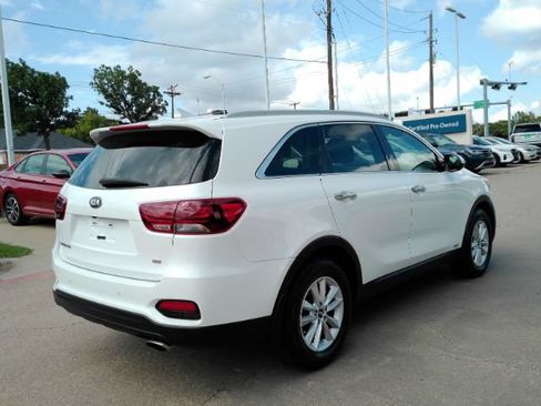 Used 2019 Kia Sorento AWD w/ LX Convenience Package image 6