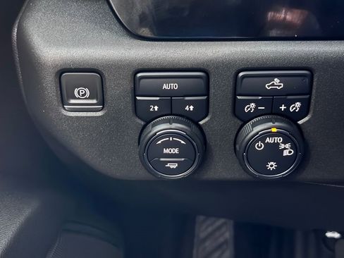 Certified 2023 Chevrolet Silverado 1500 LT image 21