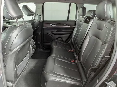 Used 2024 Jeep Grand Cherokee Limited AWD/4WD image 30