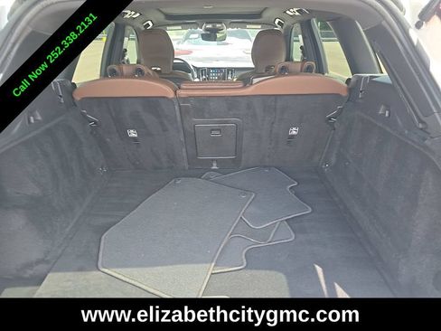 Used 2023 Volvo XC60 B5 Plus AWD/4WD image 6