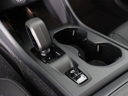 New 2025 Volvo XC40 B5 Core w/ Climate Package image 7