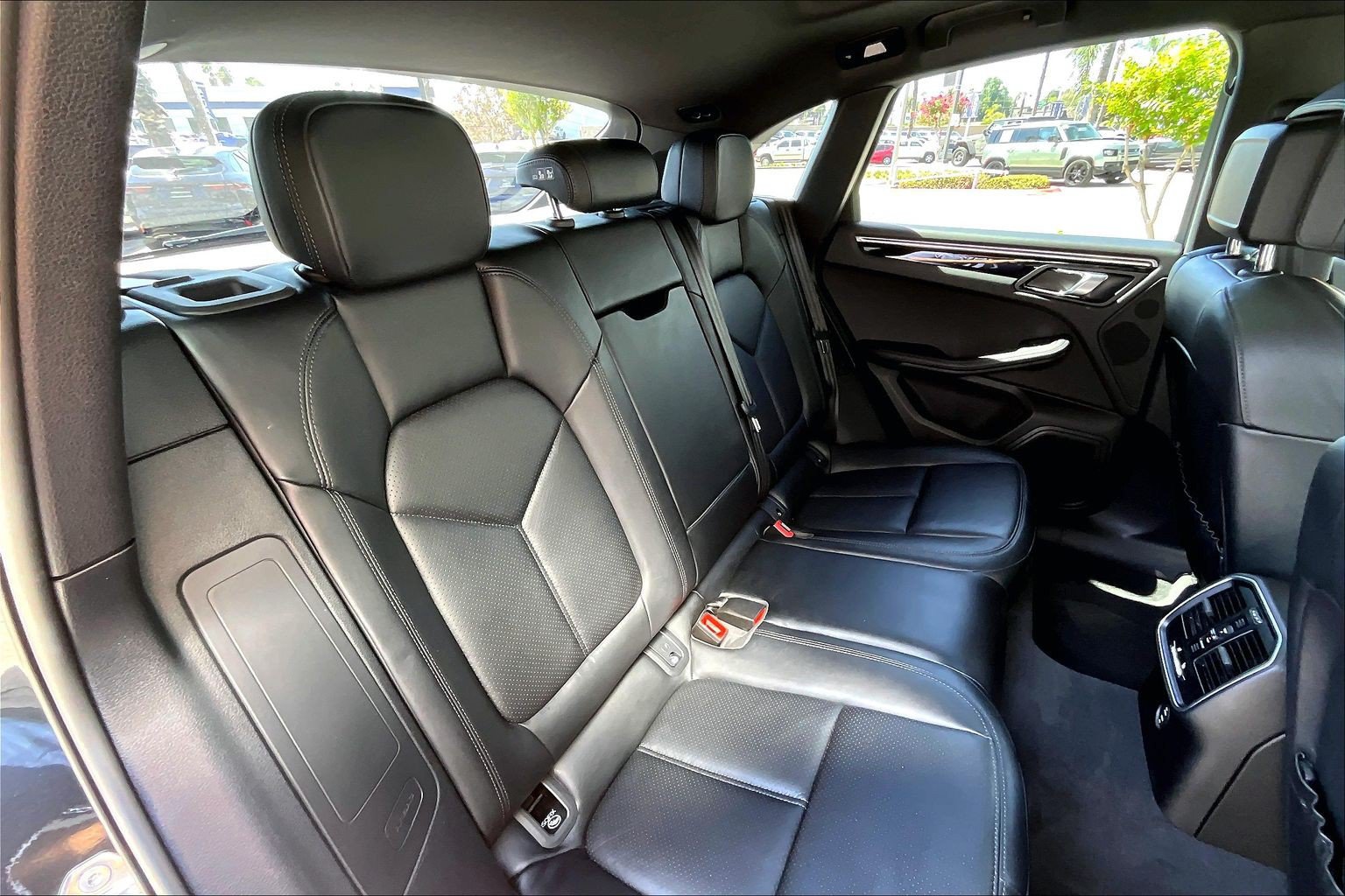 Used 2024 Porsche Macan Turbo AWD/4WD image 26