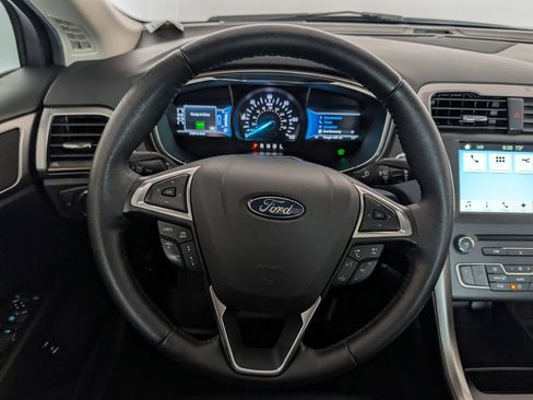 Used 2018 Ford Fusion SE w/ Equipment Group 602A FWD image 17